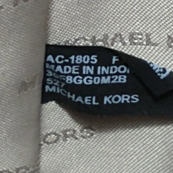 Michael Kors Gloria Signature MK Printed Crossbody Bag - Picture 15 of 16